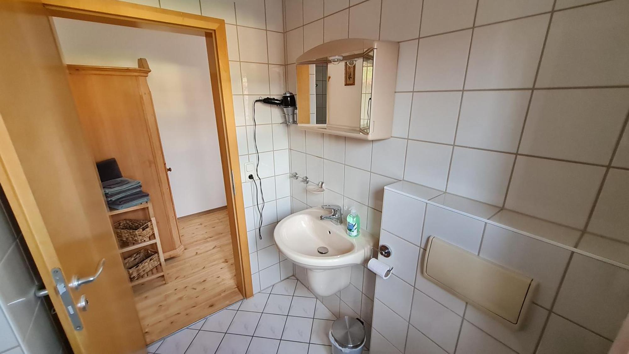 Gaestehaus Gertraud ノイアルベンロイト エクステリア 写真